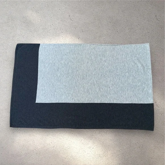 LOFT Sweater Knit Soft Grey & Charcoal Colorblock Poncho One Size - Picture 8 of 12